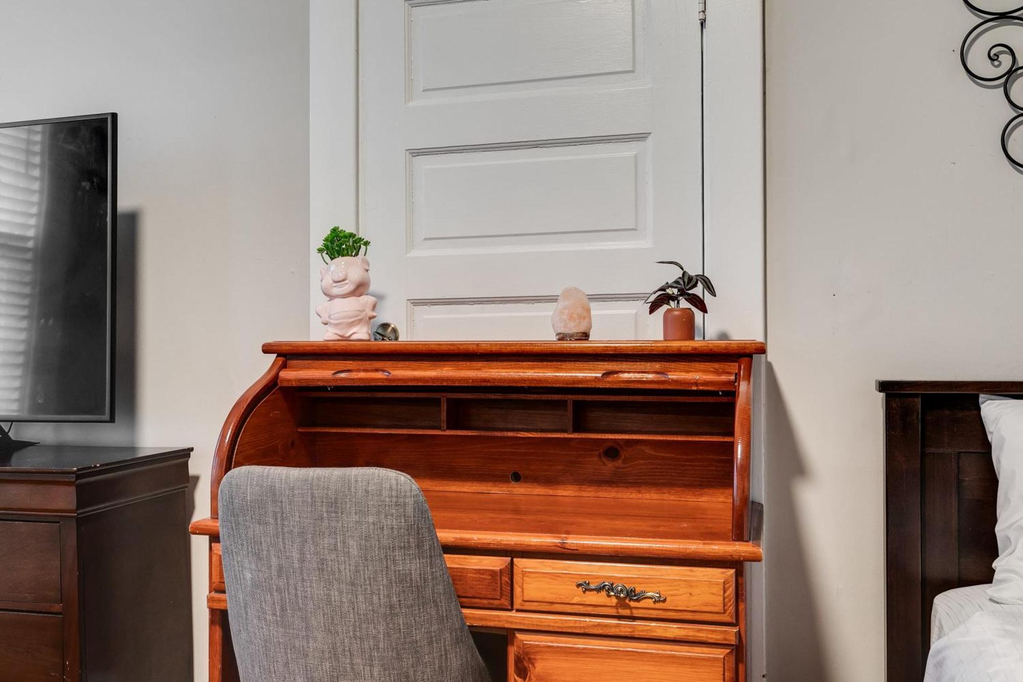 E2 Centrally Located In Carytown Fully Fenced Appartement