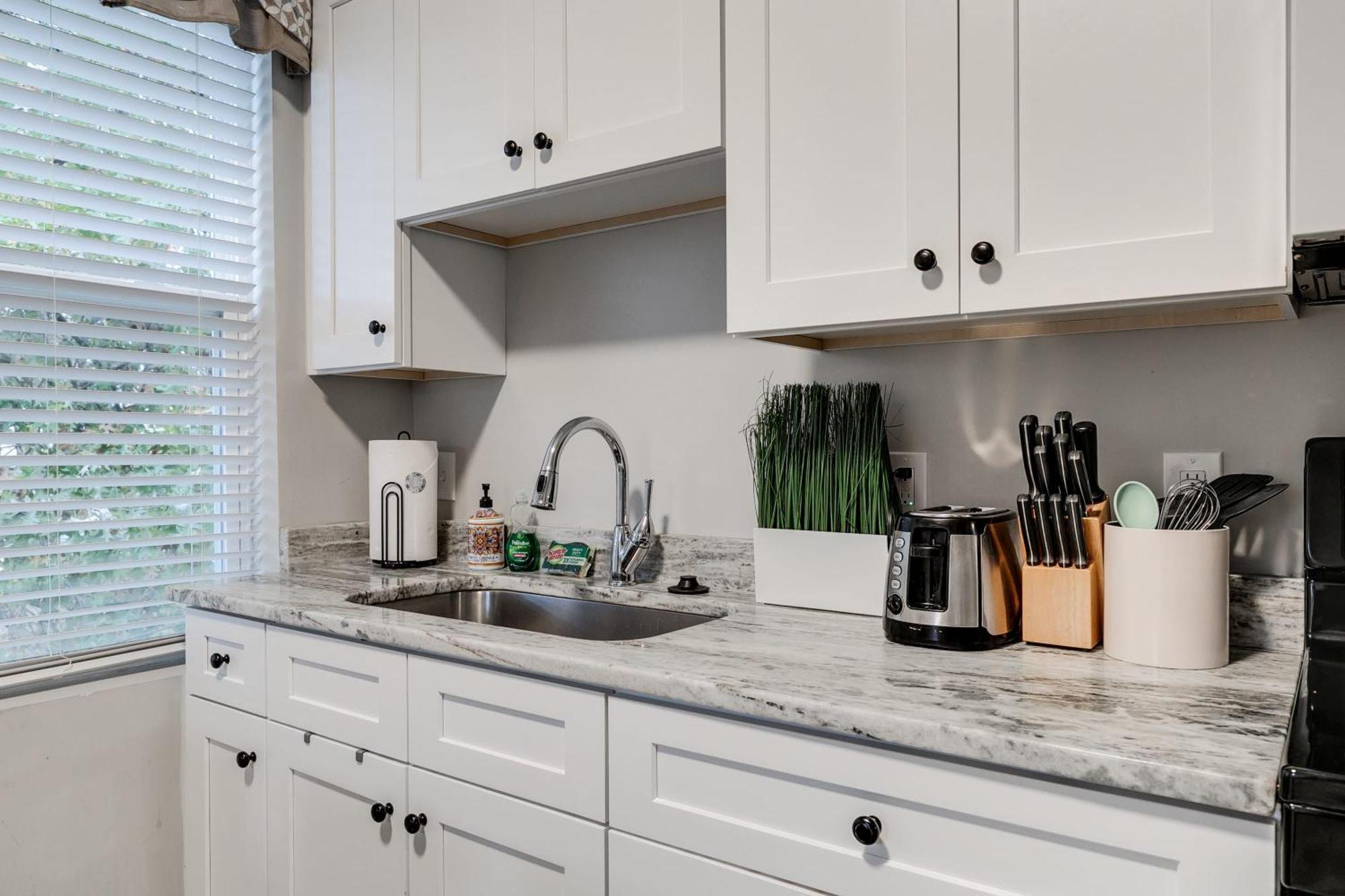 Appartement E2 Centrally Located In Carytown Fully Fenced
